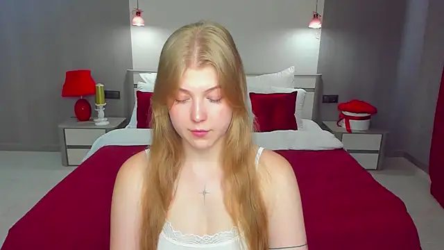 Snapshot of Stella_Light chatting on July 2026 05:51:01 AM Stella Light online show from July 2026 05:51:01 AM