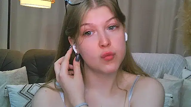Stella Light online show from May 2026 01:08:02 PM
