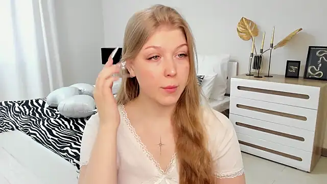 Stella Light online show from March 2026 04:16:01 AM