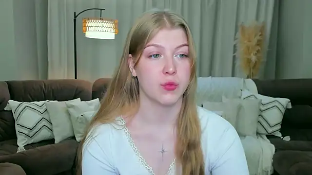 Snapshot of Stella_Light chatting on June 2026 12:21:02 PM Stella Light online show from June 2026 12:21:02 PM