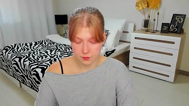 Stella Light online show from October 2025 04:22:01 AM