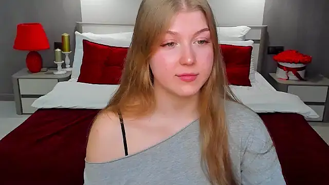 Stella Light online show from April 2026 07:06:02 PM