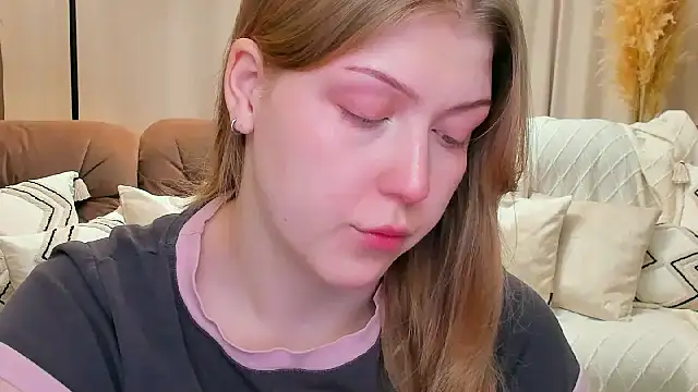 Stella Light online show from December 2025 04:15:01 AM