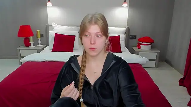 Stella Light online show from November 2025 04:23:02 AM