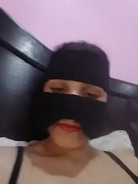 SandyAmr online show from July 2026 02:39:02 PM