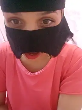 SandyAmr online show from August 2026 03:39:01 PM