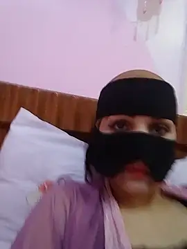 SandyAmr online show from July 2026 02:24:01 PM