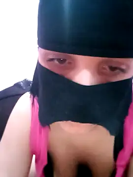 SandyAmr online show from December 2025 08:57:01 AM