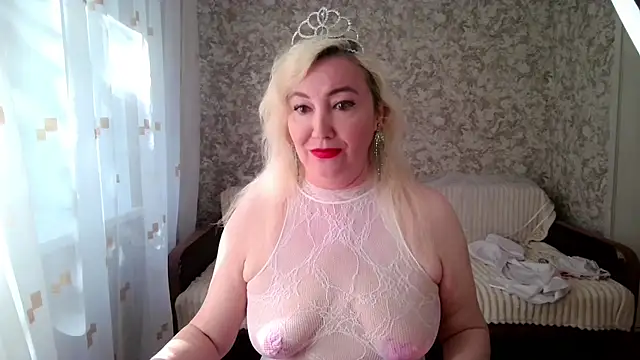 LadyKriss online show from June 2026 04:10:02 AM