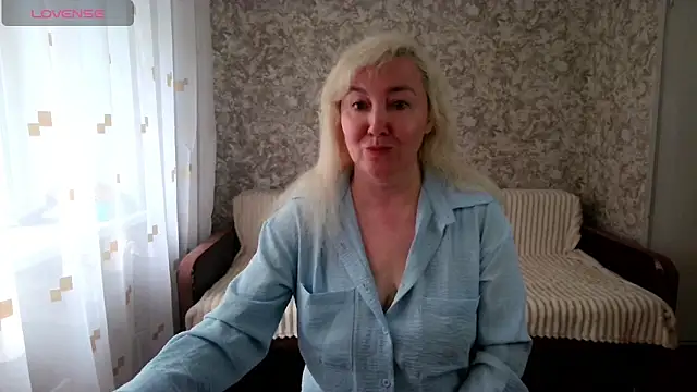 LadyKriss online show from May 2026 03:36:02 AM