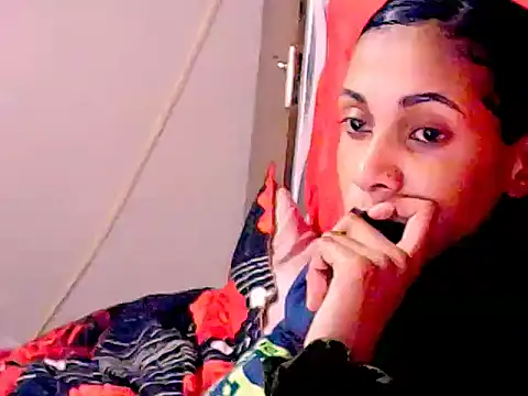 Snapshot of Indianqueen5 chatting on October 2025 11:35:01 AM Indianqueen5 online show from October 2025 11:35:01 AM