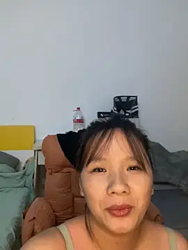 yiyi930316 online show from October 2025 11:09:01 AM