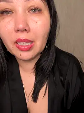 Love  Mom online show from November 2025 05:49:01 PM