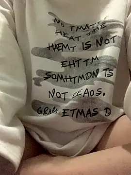 Snapshot of italy-12 chatting on November 2025 01:22:01 AM italy-12 online show from November 2025 01:22:01 AM