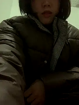 Snapshot of italy-12 chatting on November 2025 02:15:01 AM italy-12 online show from November 2025 02:15:01 AM