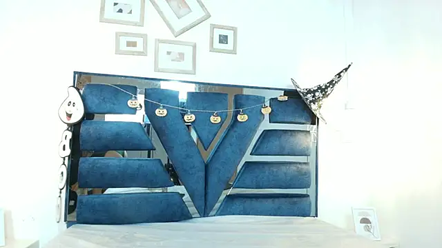 Snapshot of Mindy_Star_ chatting on October 2025 12:48:02 PM Mindy Star online show from October 2025 12:48:02 PM