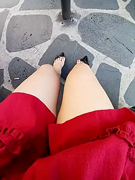 Mina-02 online show from November 2025 09:24:02 AM