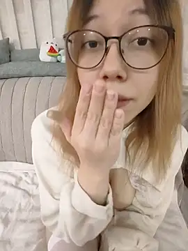 PeachyMaolin online show from April 2026 10:22:02 AM