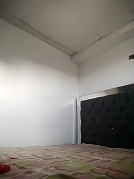 laseducida online show from November 2025 10:03:01 PM