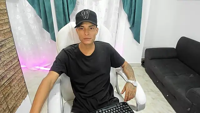 paul booy online show from October 2025 02:43:01 AM