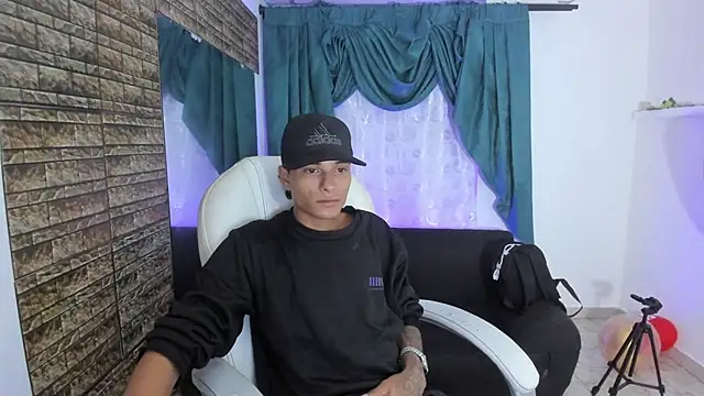 paul booy online show from November 2025 02:33:01 AM