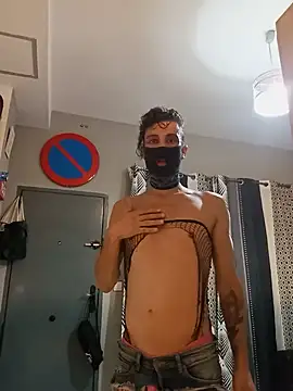 sbronzo1983 online show from May 2026 12:40:02 AM