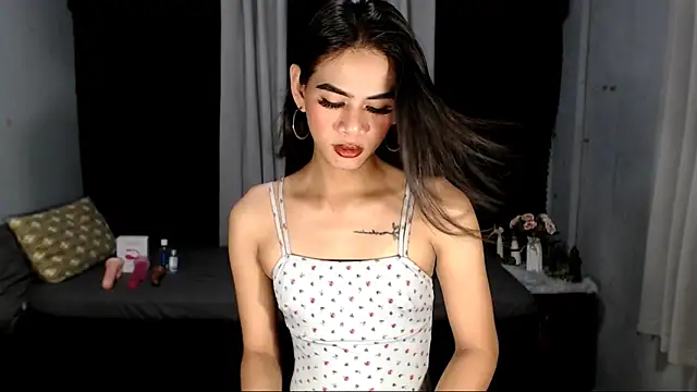 yourhottestzoey online show from October 2025 02:27:02 PM