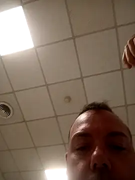 Snapshot of Romaeterna_ chatting on October 2025 04:17:01 PM Romaeterna online show from October 2025 04:17:01 PM