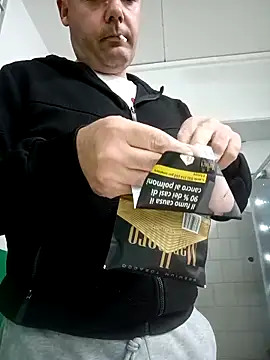 Snapshot of Romaeterna_ chatting on November 2025 05:05:02 PM Romaeterna online show from November 2025 05:05:02 PM