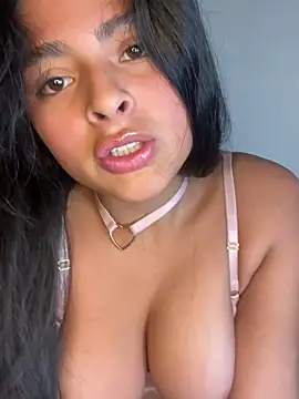 morenaQueen  online show from December 2025 07:15:01 PM