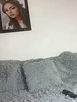 morenaQueen  online show from December 2025 07:28:02 PM