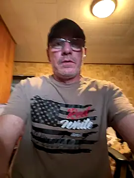 Snapshot of Kneetoe2025 chatting on November 2025 08:23:02 PM Kneetoe2025 online show from November 2025 08:23:02 PM