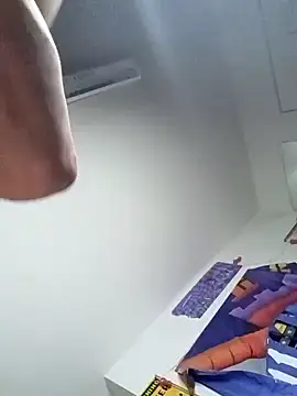 alphacloudGod online show from October 2025 06:12:02 AM