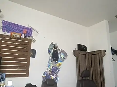 alphacloudGod online show from November 2025 06:52:02 PM