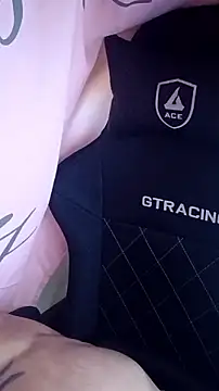 alphacloudGod online show from January 2026 05:52:02 PM