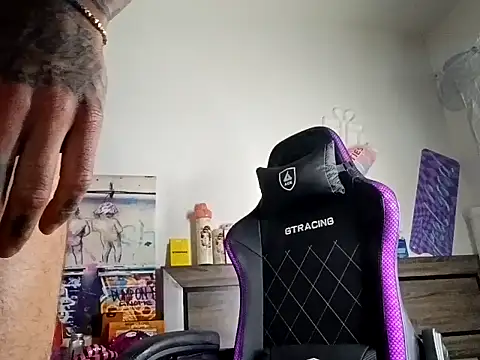 alphacloudGod online show from November 2025 04:00:01 PM