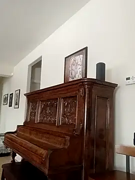 alphacloudGod online show from April 2026 09:15:01 PM