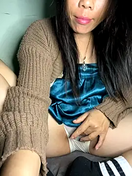 Snapshot of Winny-sexy chatting on December 2025 03:36:01 PM Winny-sexy online show from December 2025 03:36:01 PM