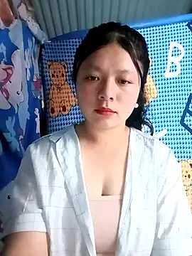 lisa-bae00 online show from April 2026 12:23:01 PM