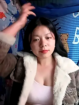 lisa-bae00 online show from March 2026 12:32:01 PM