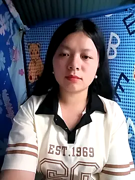 lisa-bae00 online show from April 2026 02:24:01 PM