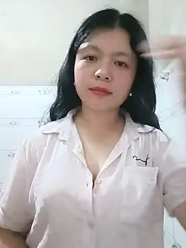 Snapshot of lisa-bae00 chatting on May 2026 12:27:02 PM lisa-bae00 online show from May 2026 12:27:02 PM