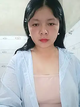 Snapshot of lisa-bae00 chatting on May 2026 03:03:02 AM lisa-bae00 online show from May 2026 03:03:02 AM