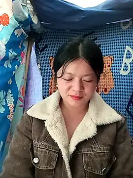 lisa-bae00 online show from March 2026 03:10:01 AM