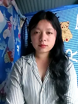 lisa-bae00 online show from April 2026 02:02:02 PM