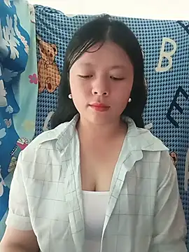Snapshot of lisa-bae00 chatting on May 2026 02:44:02 AM lisa-bae00 online show from May 2026 02:44:02 AM
