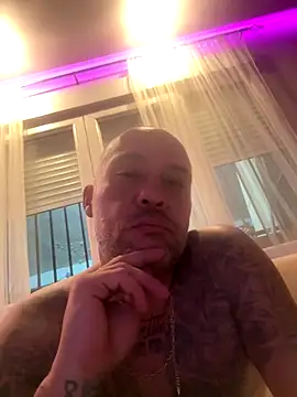 gitanoMad online show from November 2025 11:48:02 PM