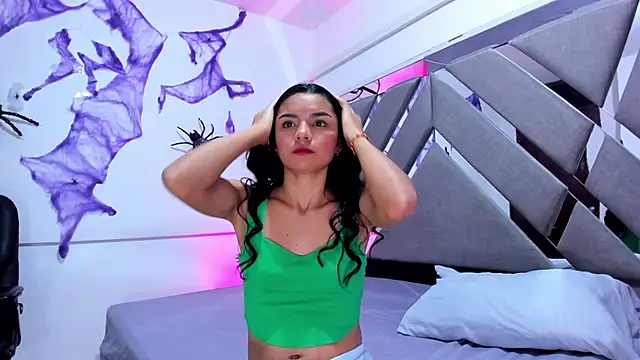 Crystal Stones online show from October 2025 05:28:01 AM