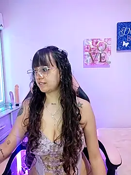 Snapshot of Pinkvixen69 chatting on May 2026 06:22:02 PM Pinkvixen69 online show from May 2026 06:22:02 PM
