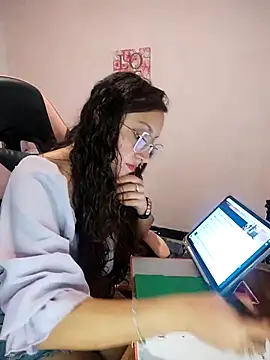 Snapshot of Pinkvixen69 chatting on February 2026 07:45:01 PM Pinkvixen69 online show from February 2026 07:45:01 PM